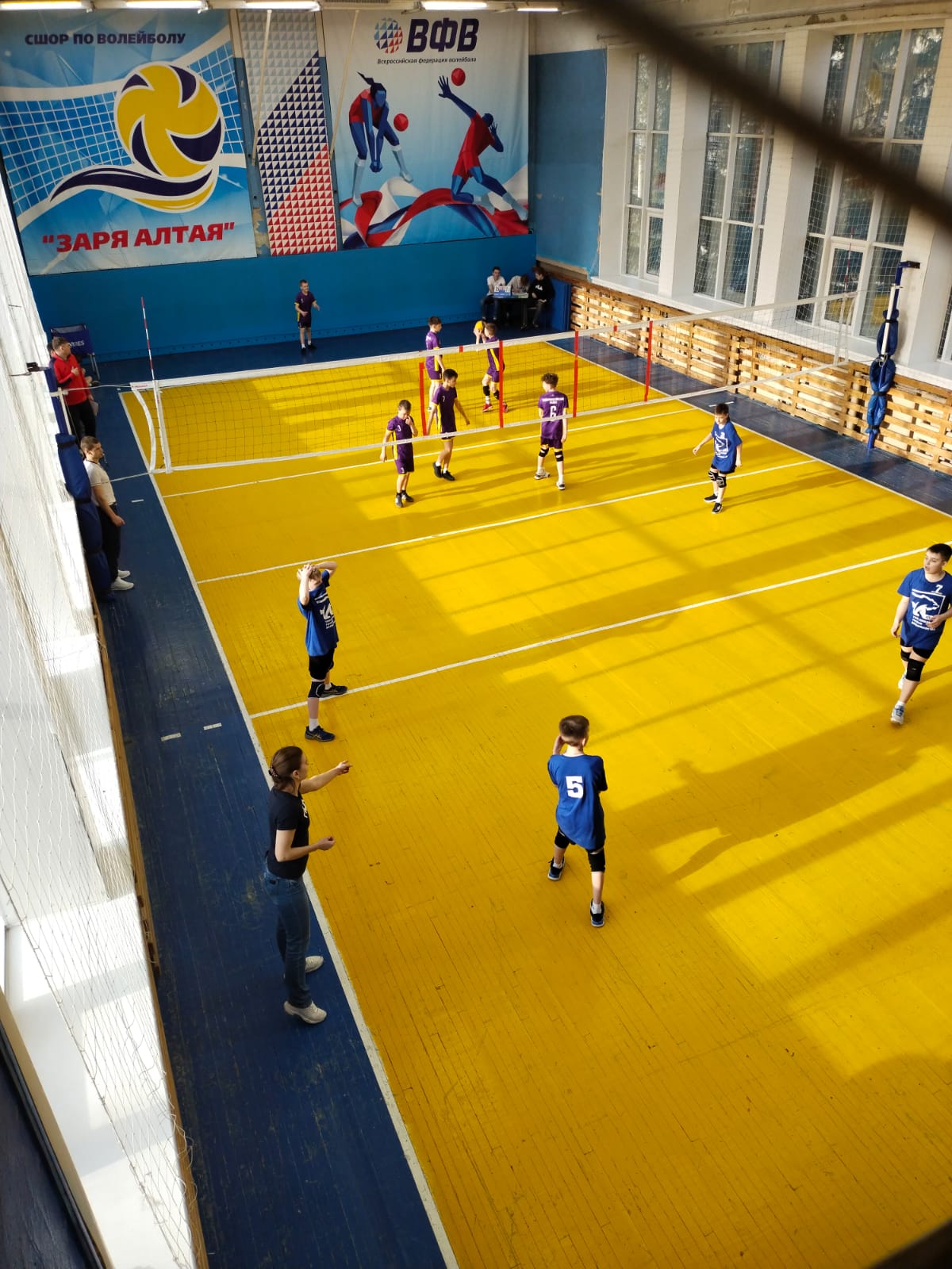 С 6 по 10 апреля в ДК города Барнаула прошло первенство Алтайского края по волейболу среди юношей до 14 лет (2010−2011 г. р.).